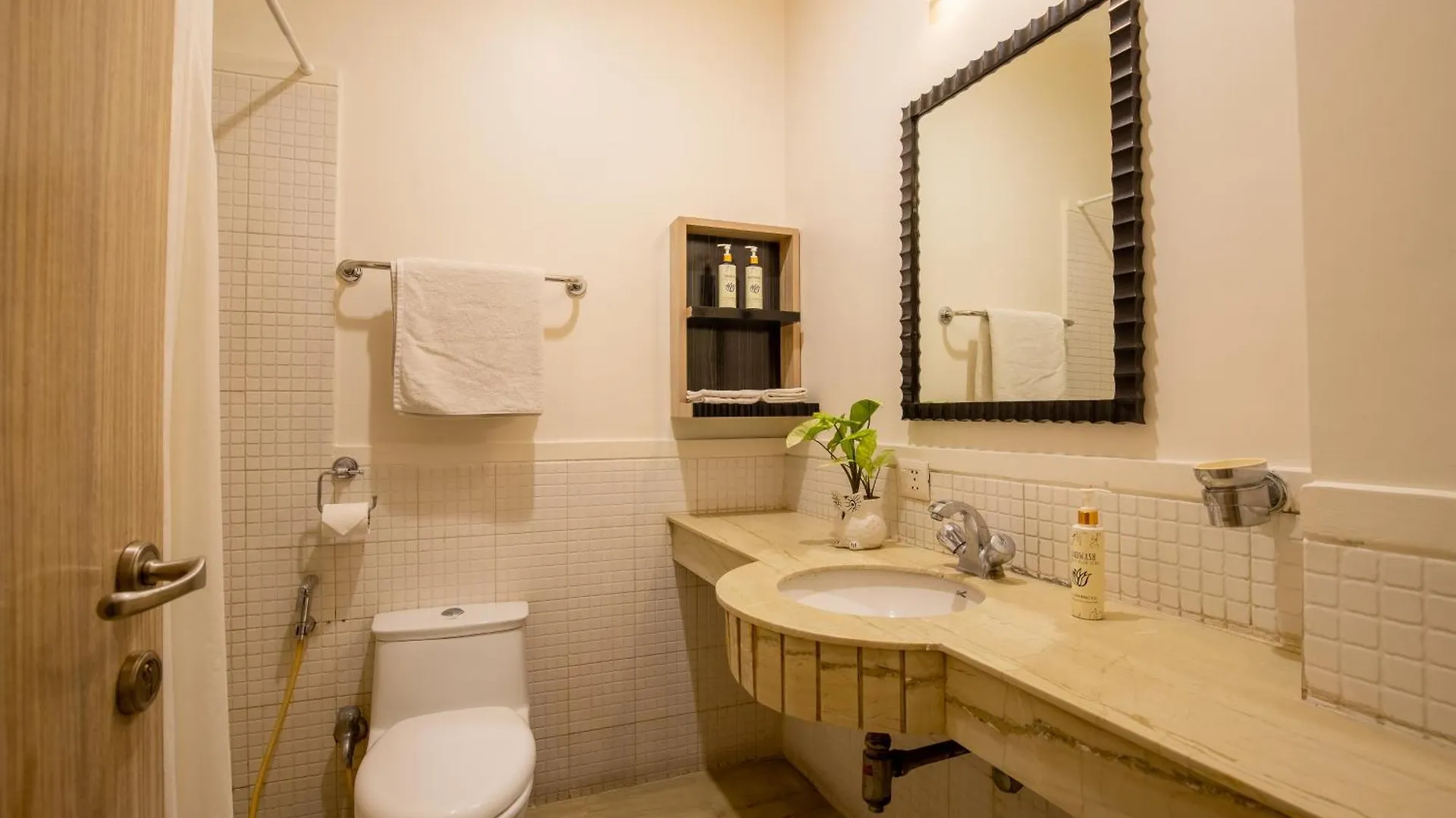 Bedchambers Serviced Apartments, Cyberpark 구르가온 0*,  인도