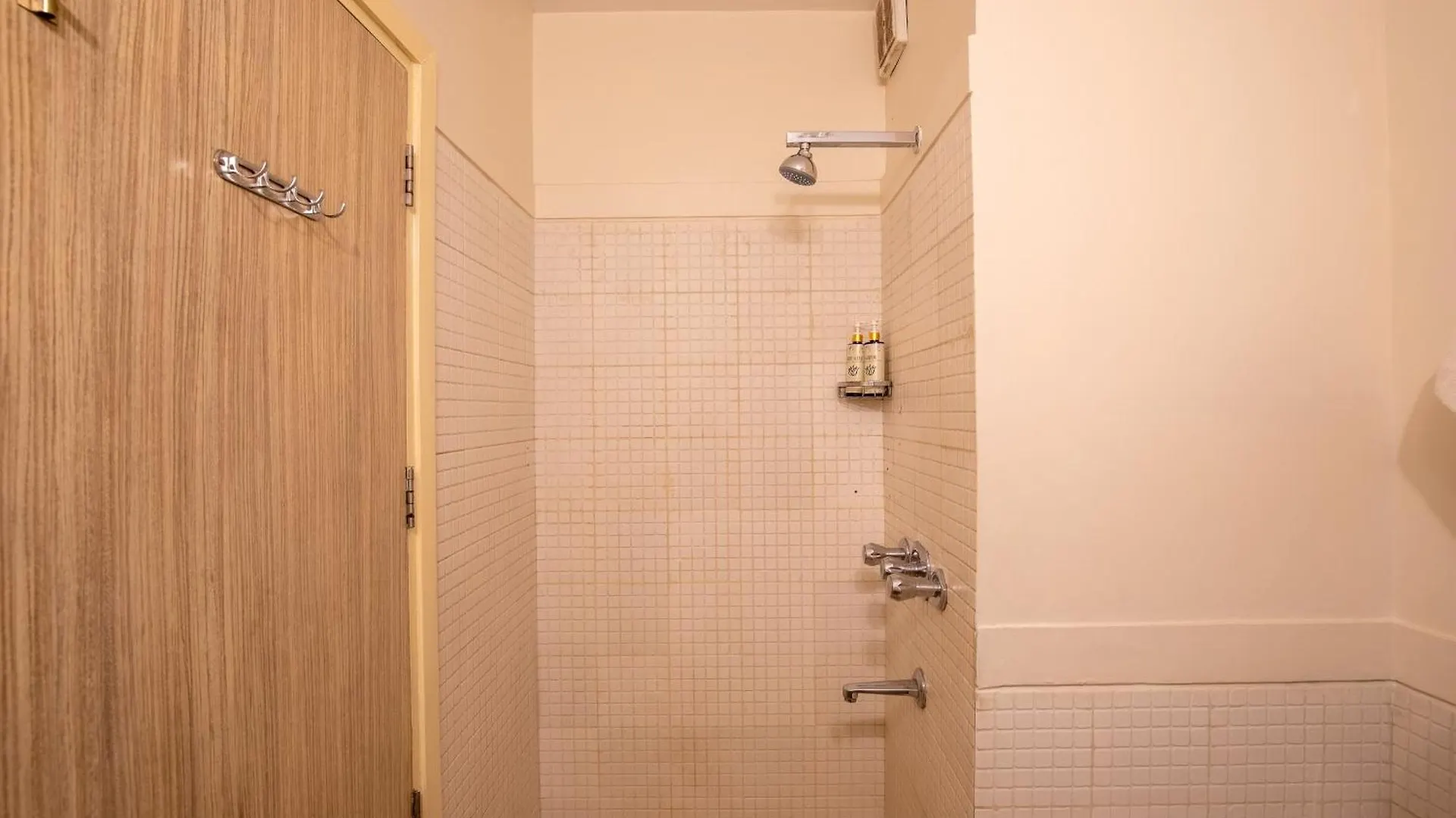 Bedchambers Serviced Apartments, Cyberpark Γκουργκάον